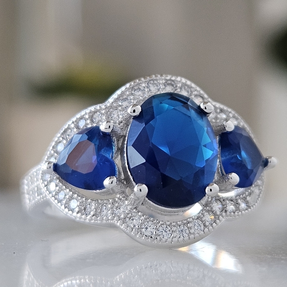 Royal Blue Sapphire Gemstone ring, 925 Sterling Silver Charmed Aroma - Picture 6 of 7